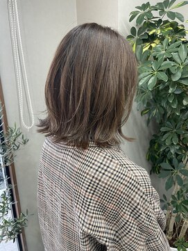 ラテ ヘア リリィ(latte hair lily) 大人可愛い/ハイライトカラー