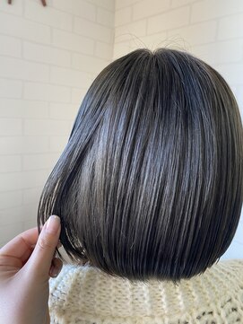 ラシル バイ レストプラス(racil by rest plus) オリーブグレージュと顎下ボブ