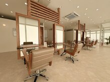 アグ ヘアー シア 岡谷店(Agu hair xia)