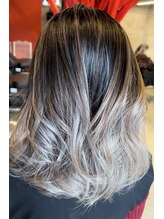 OCULUS外国人風ホワイトカラー