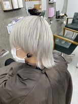 ラル(Lull)&nbsp;【複雑履歴からホワイトカラーに】メンズハイトーン/ウルフ