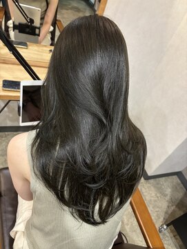 ルナバイルヴェール(LUNA by LeVert) 色気たっぷりレイヤーカット×赤み消しオリーブグレージュ