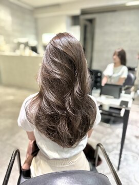 アンダーバーホワイト(_WHITE) 20代30代大人可愛いレイヤーカット透明感カラーくすみベージュ