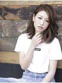 大人かわいい☆ 透明感のある耳かけ美髪ミディアムウェーブ