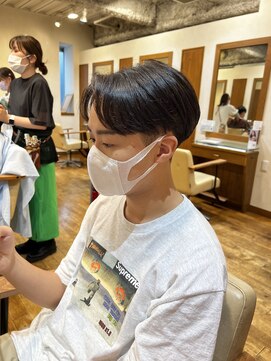 エクリ 麻布十番(equri) ニュアンスパーマセンターパート