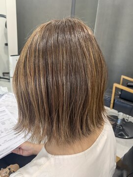 ディティール(Detail) 切りっぱなし×外はねボブ