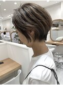 20代30代大人可愛い小顔ショートボブ前下がりショートハイライト