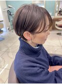 くせ毛さんでも耳掛けショートボブ