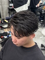 イーラ(era)&nbsp;フェザーショートパーマ/メンズ/刈り上げ/眉毛/ツイスト