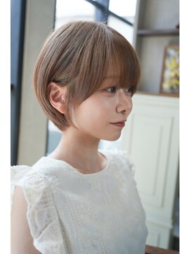 ザシー オモテサンドウ(The C) 20代30代40代ナチュラル大人可愛いレイヤースタイル