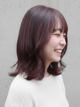 ”おすすめ”バーガンディーブラウン×外ハネミディアム