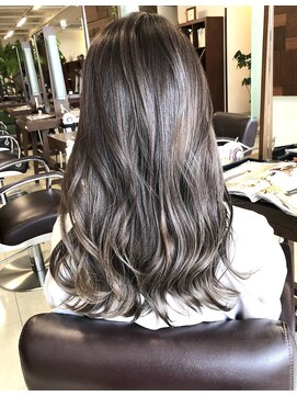 キアラ(Kchiara) グルージュシルバーkchiara福岡天神川野