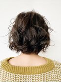 *クシャッと動きを楽しむボブ・オリーブグレージュ
