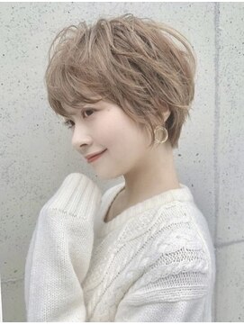 ロンド ストラーダ 心斎橋(Lond strada) ショート×ハイライト白髪ぼかし×シルキーベージュ[心斎橋]