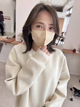 アメリ(Amelie) 大人女性のレイヤースタイル