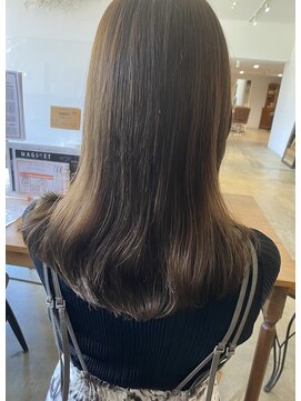 ヘアーアイストゥーレ(HAIR ICI TRE) グレージュ　ベージュ　ブリーチなし　大人可愛い　ロング