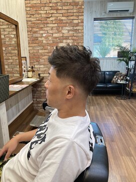 ライズヘアー(RISE HAIR) スキンフェード＋カラー