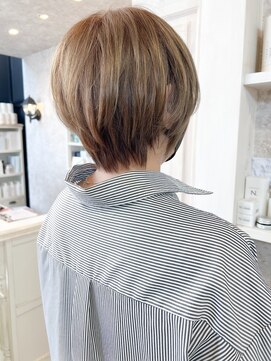 キャアリー(Caary) 福山市美容室Caary春ヘアショートヘアハイトーンベージュカラー