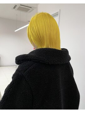 カーラ(kalah) イエローブロンドミディアムレイヤー10代20代髪質改善