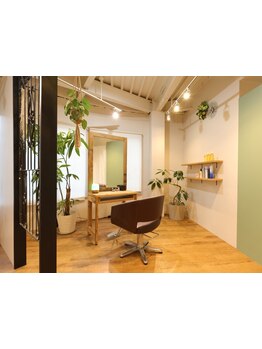 【天然ヘナ専門店】《完全マンツーマンが◎》木目調の落ち着いた空間で、あなただけの贅沢なサロンtimeを＊