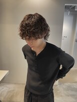 大きめカールのツイスパウルフ
