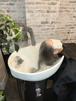 頭皮状態、髪質、その日の気分に合わせてエッセンスをブレンド♪日々の疲れを癒すヘッドスパを─＊