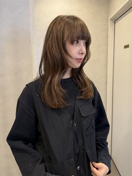 くすみベージュ ワイドバング マッシュバング