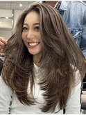 ハイライト海外レイヤーカットイルミナカラー