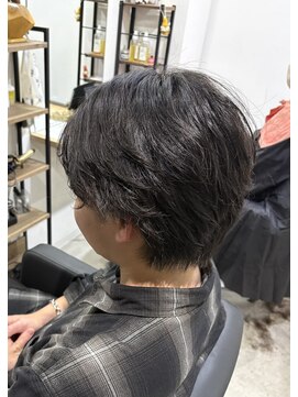 アンダーバーホワイト 阪神西宮店(_WHITE) メンズ　パーマ　フェザーパーマ　ナチュラルパーマ