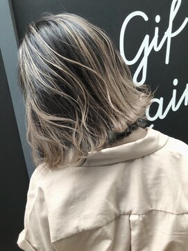 ルービック 梅田茶屋町(Rubik) 切りっぱなしハイライトボブ