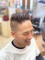 エリカ 美容室&nbsp;刈り上げ広めのフェードツーブロショート