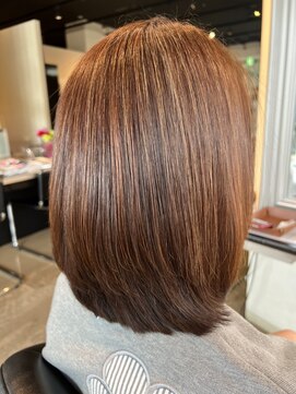 ミスエッセンス(MISS ESSENCE) 白髪ぼかしハイライト艶カラー/ミスエッセンス山田