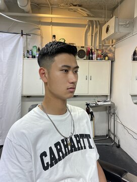 メリケンバーバーショップ フクオカ(MERICAN BARBERSHOP FUK) かきあげナチュラルフェード