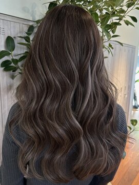 ヨロ 小岩(YOLO) ハイライトカラーミルクティーベージュケアブリーチダブルカラー