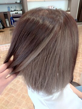 クララ ヒタチナカ(CLALA Hitachinaka) ボブ／インナーカラー／ベージュ