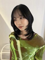 アム(amu)&nbsp;ミディアムレイヤー／くびれレイヤー／透明感ブラック