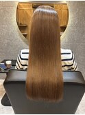 髪内部を補修し柔らかくまとめるTOKIO