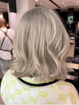 ステア ケース(stair case) シアーホワイトベージュ × やわらかレイヤー