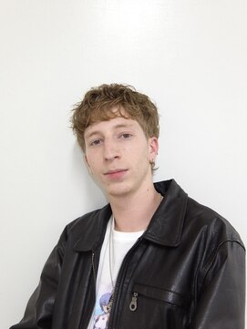 メリケンバーバーショップ トーキョー(MERICAN BARBERSHOP TYO) ウルフマッシュセンターパート