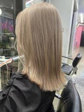 マジコ 原宿(Magico) ベージュ/ダブルカラー/ケアブリーチ/髪質改善/原宿