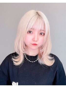 エミーバイモアムー(Emmie byMoremuu) ハイブロンド/ブロンド　【青木　淳】