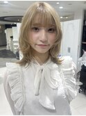 顔周りレイヤーボブレイヤーカットブロンドカラーくびれヘア