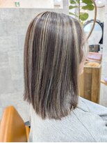 イル(iru)&nbsp;コントラストハイライトでワンランク上のお洒落ヘアに♪