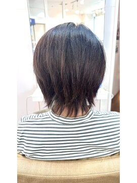 ムーア(MUA) すっきり大人ショート