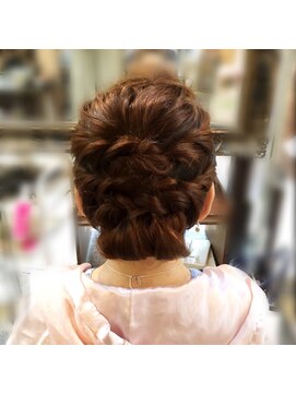 ボア トウキョウ(Voix Tokyo) ねじりのロールアップ