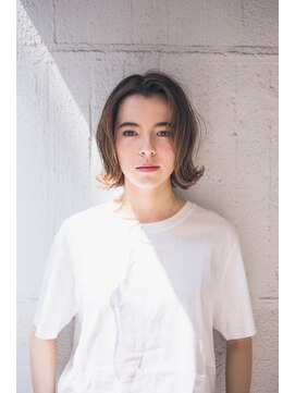 ピズム(PISM) 外ハネエアリー耳かけイメチェンボブ/フォギーベージュ