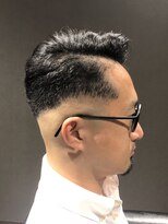 ビーダンディー(Bee dandy)&nbsp;ビジネスフォーマル スキンフェード 七三オールバック 縮毛矯正