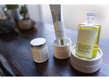 厳選した薬剤によるこだわりの施術。イルミナ/TOKIO/サイエンスアクア/ディープレイヤー/トラックオイル