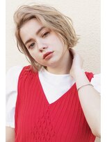 ラミ(L'ami)&nbsp;ホワイトベージュ ☆ 束感切りっぱなしbob