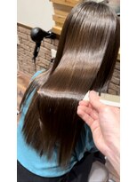 イイネ(iine)&nbsp;ストレートヘア髪質改善美シルエット縮毛矯正ツヤ髪